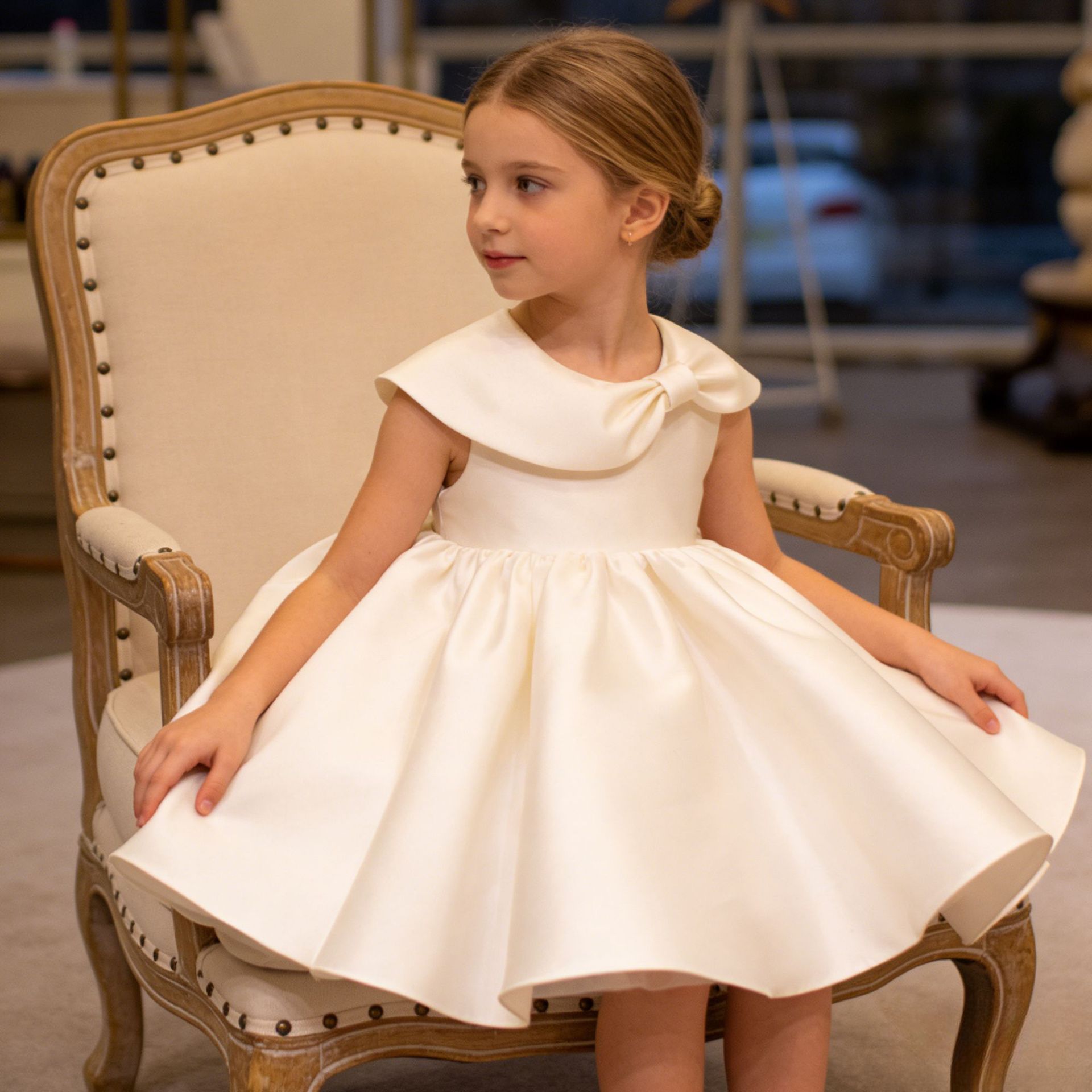 高級感のある女の子の1歳の誕生日ドレス写真、流行のフラワーガ - Baby Clothing High End のレビューと価格
